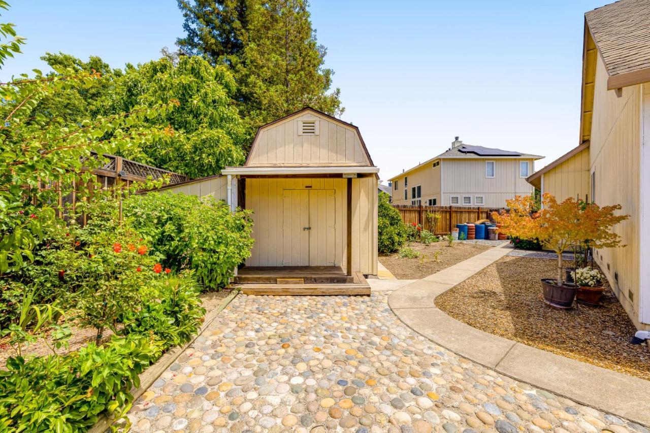 Wine Country Getaway Villa Windsor Exterior photo